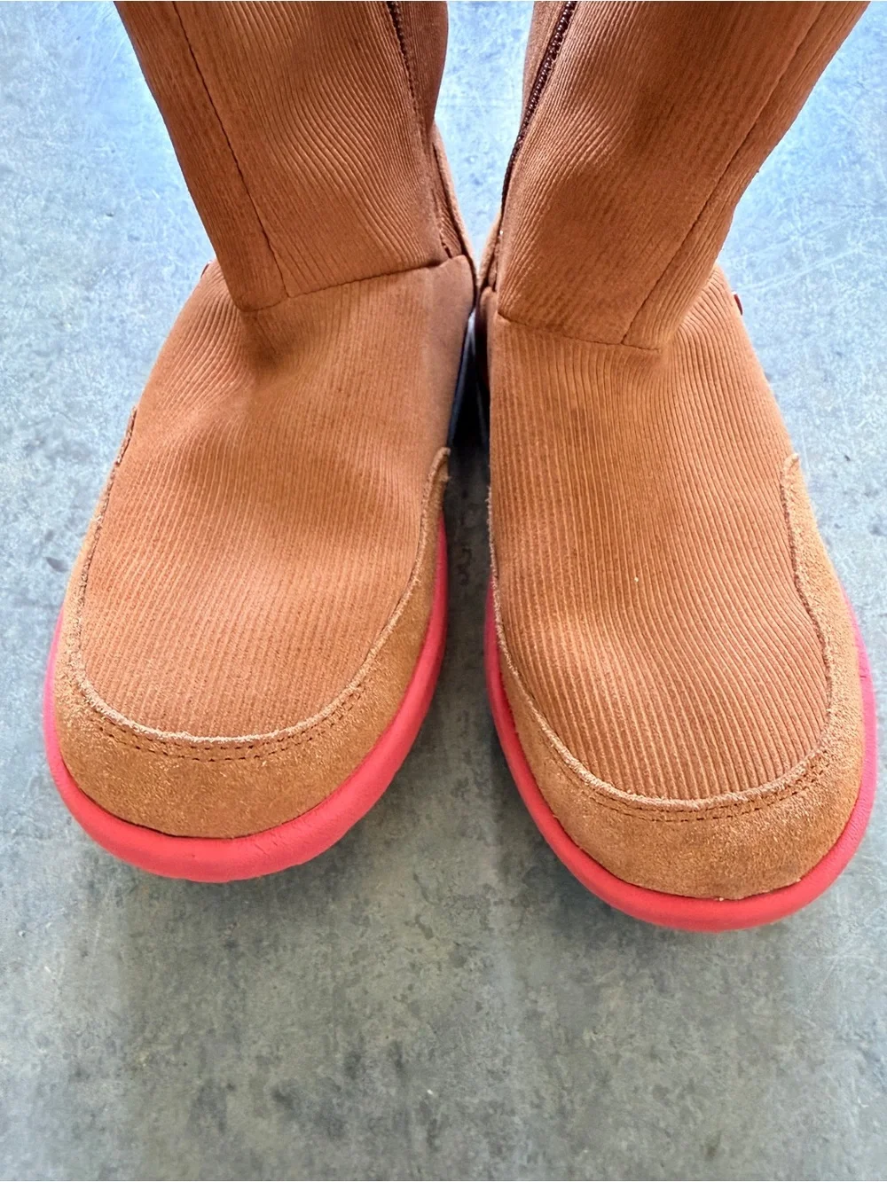 UGG Girls Tall Chestnut Shearling Boots Pink Sole Heart Charm Size 3